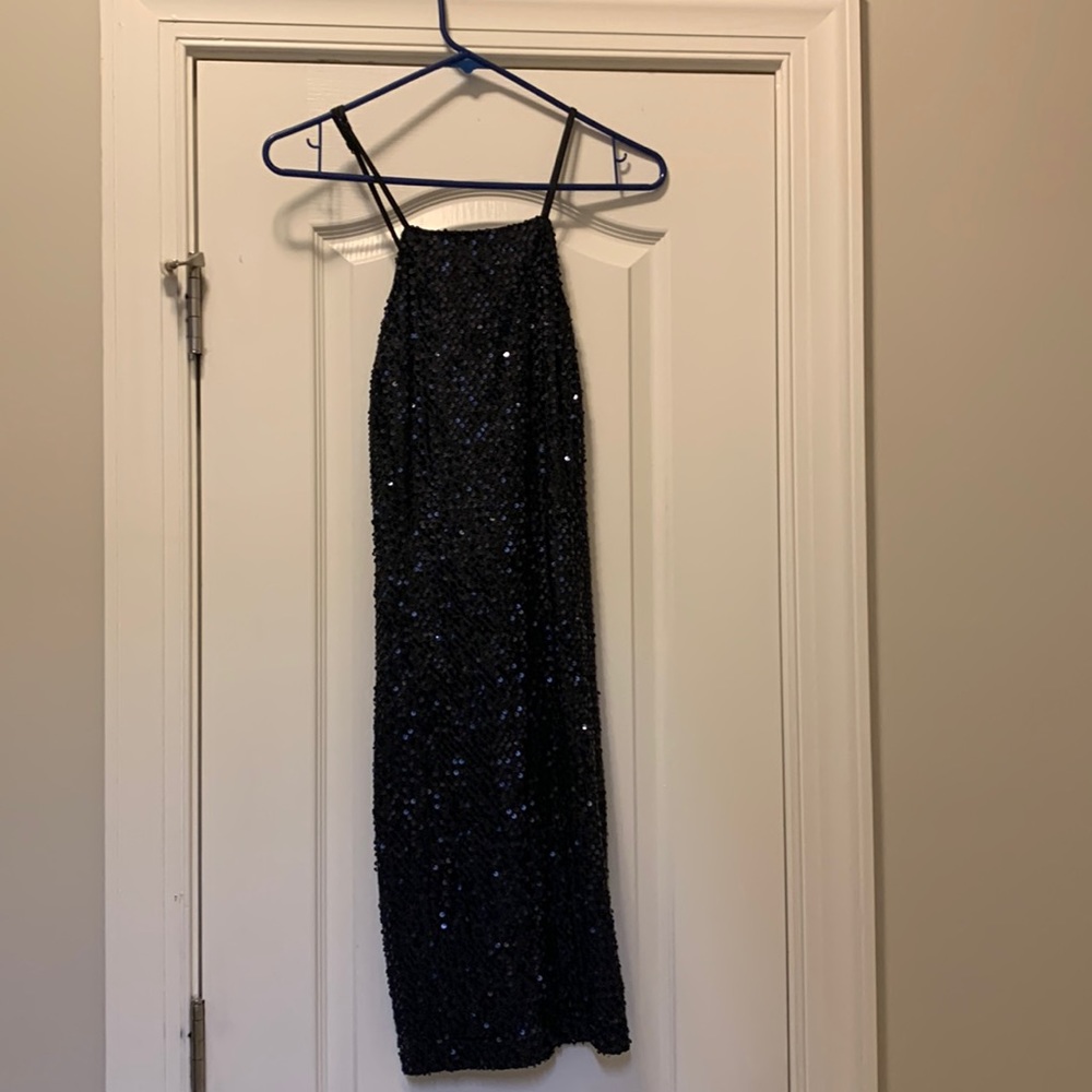 Black Express Dress. L. Backless. Sequins.